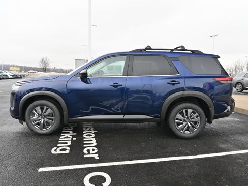 New 2026 Nissan Pathfinder SV image 5