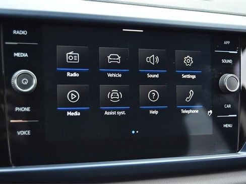 Certified 2022 Volkswagen Taos SE w/ Panoramic Sunroof Package image 13