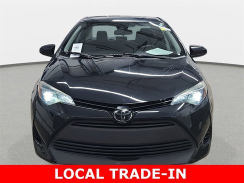 Used 2018 Toyota Corolla LE image 2