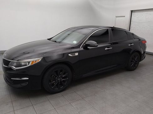 Used 2018 Kia Optima LX w/ 17" Alloy Wheels Package FWD image 2
