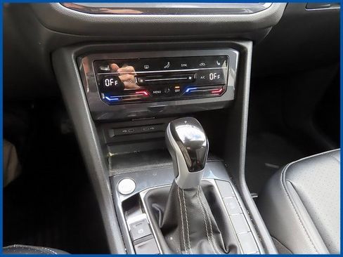 Used 2024 Volkswagen Tiguan SE image 16