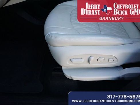 Used 2024 Buick Enclave Avenir w/ Avenir Technology Package image 19