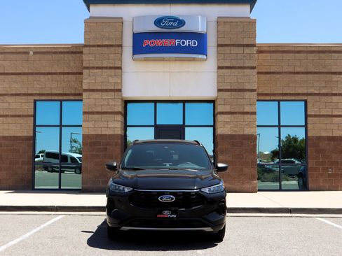 Certified 2023 Ford Escape ST-Line w/ Equipment Group 301A FWD image 3