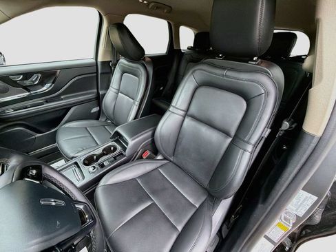 Used 2025 Lincoln Corsair AWD w/ Equipment Group 101A image 23