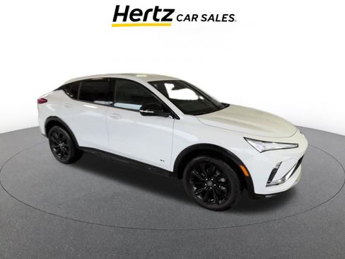 Used 2025 Buick Envista Sport Touring image 1