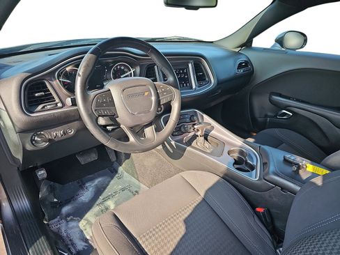 Used 2019 Dodge Challenger SXT RWD image 13