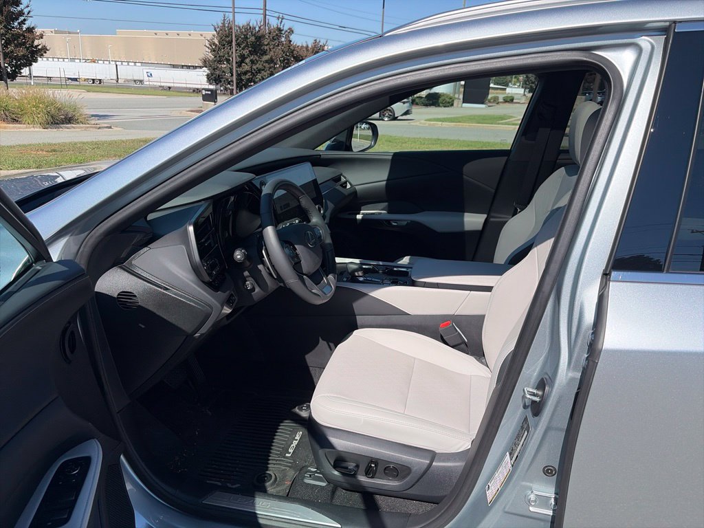 Used 2026 Lexus RX 350 w/ Convenience Package AWD/4WD image 7