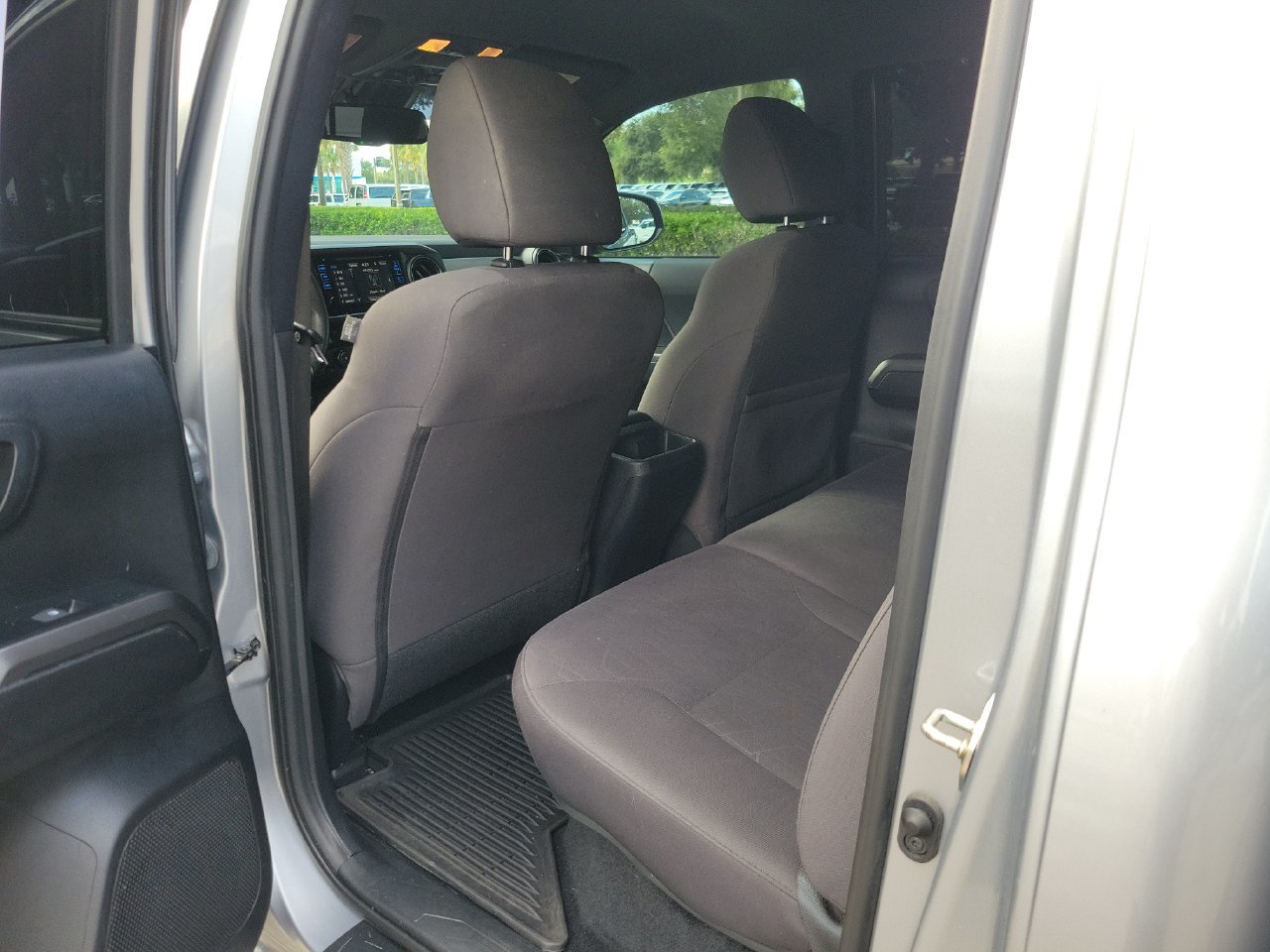 Used 2019 Toyota Tacoma TRD Off-Road w/ Technology Package AWD/4WD image 8