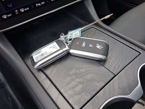 Used 2023 Maserati Grecale Modena AWD/4WD image 23