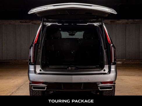 Used 2023 Cadillac Escalade Premium Luxury w/ Performance Package image 9