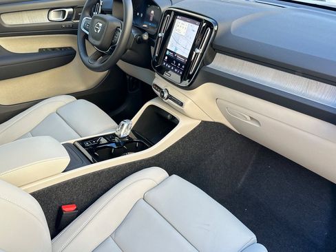 New 2026 Volvo XC40 B5 Ultra w/ Climate Package AWD/4WD image 16