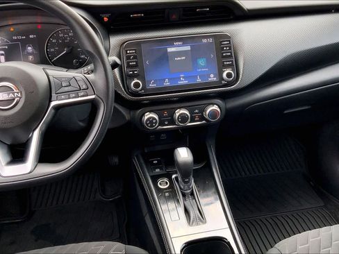 Used 2023 Nissan Kicks SV image 7