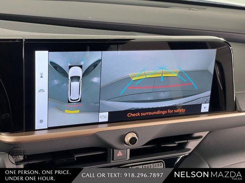 Used 2025 Toyota Crown Signia w/ Advanced Technology Package image 33