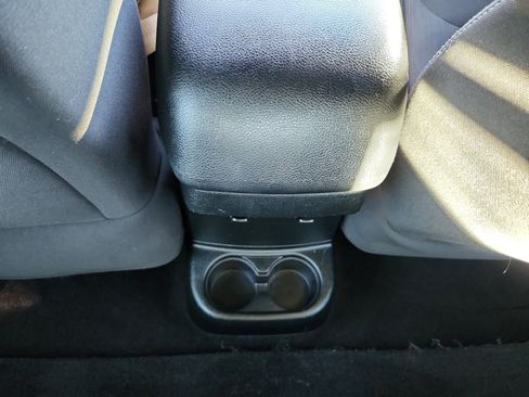 Used 2017 Jeep Wrangler Rubicon w/ Power Convenience Group image 32