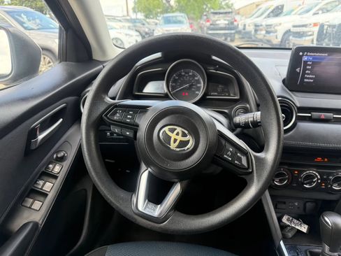 Used 2020 Toyota Yaris LE FWD image 9