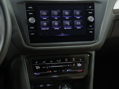 Used 2024 Volkswagen Tiguan SE image 16