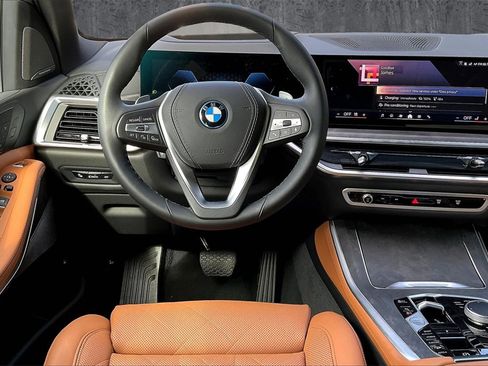 Used 2026 BMW X5 xDrive50e w/ Climate Comfort Package image 8