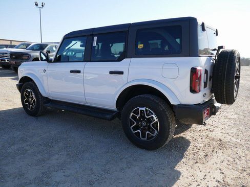 New 2026 Ford Bronco Outer Banks image 6