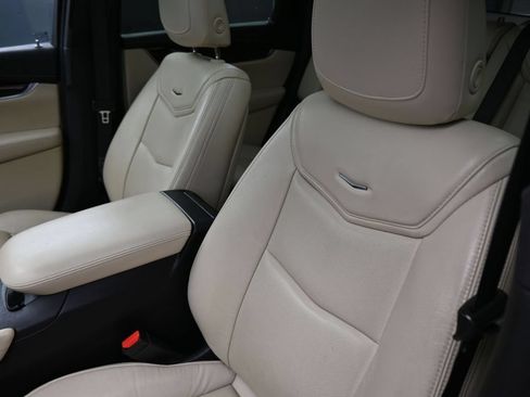 Used 2017 Cadillac XT5 Luxury w/ Driver Awareness Package FWD image 12