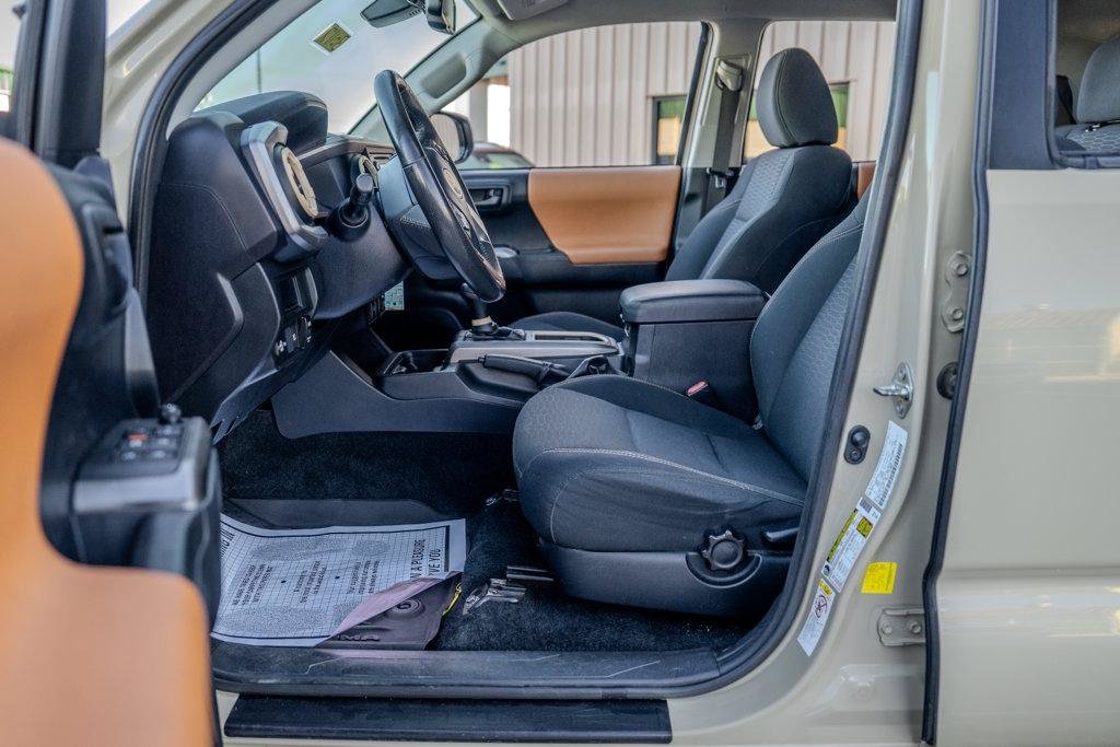 Used 2019 Toyota Tacoma SR5 AWD/4WD image 14