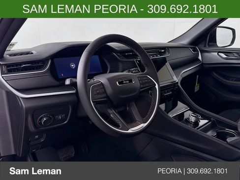 New 2025 Jeep Grand Cherokee Laredo AWD/4WD image 9
