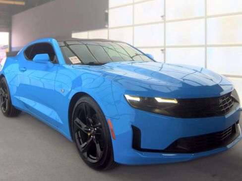 Used 2023 Chevrolet Camaro LT RWD image 5
