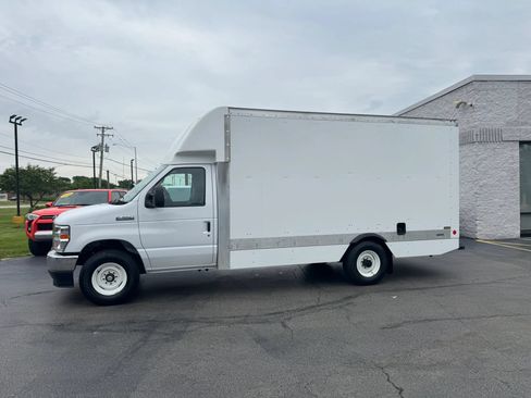 Used 2021 Ford E-350 and Econoline 350 Super Duty w/ Power Windows & Locks Group RWD image 4