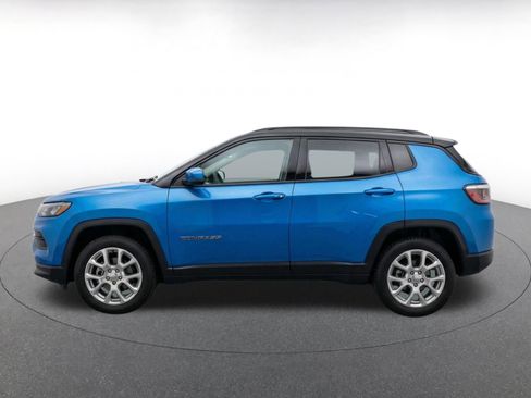 Used 2025 Jeep Compass Limited AWD/4WD image 4