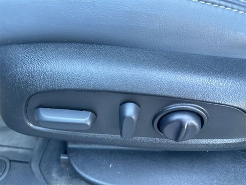 Used 2023 Buick Enclave Essence w/ Experience Buick Package image 18