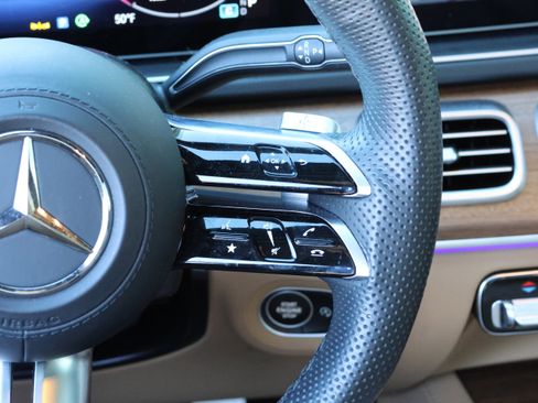 Used 2024 Mercedes-Benz GLS 450 4MATIC image 22