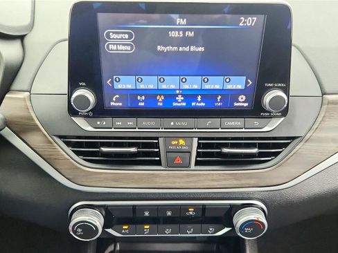 Used 2024 Nissan Altima 2.5 SV image 36