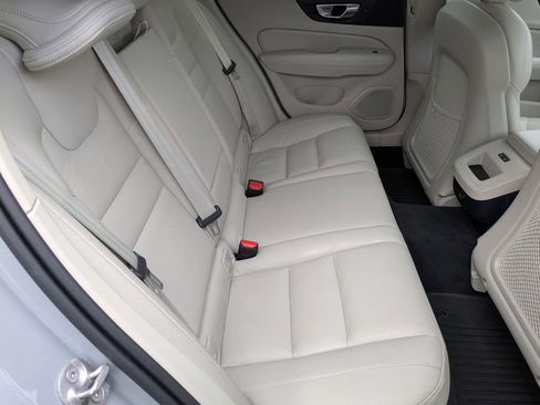 Used 2025 Volvo V60 B5 Cross Country Plus image 30