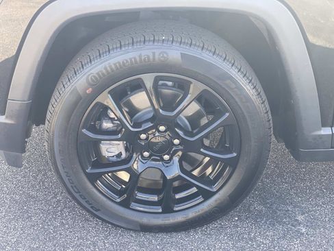 Used 2024 Jeep Compass Latitude w/ Convenience Group image 11