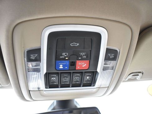 Used 2020 RAM 1500 Laramie AWD/4WD image 22