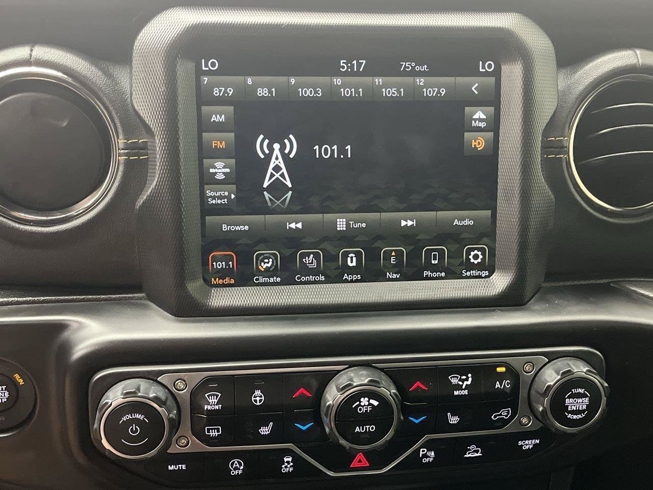 Used 2022 Jeep Gladiator Overland AWD/4WD image 20