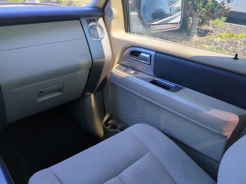Used 2017 Ford Expedition XLT image 15