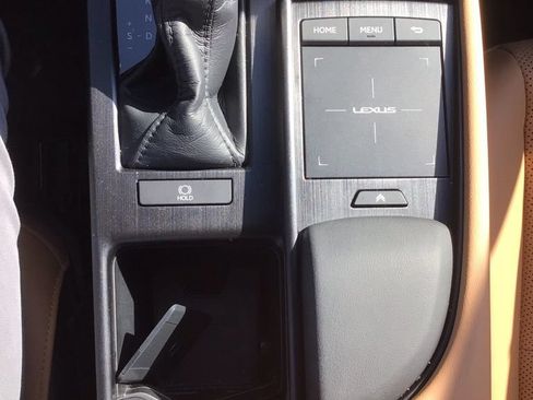 Used 2022 Lexus ES 350 w/ Premium Package FWD image 9
