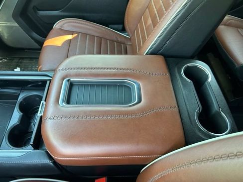 Used 2023 GMC Yukon Denali Ultimate AWD/4WD image 33