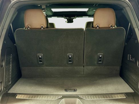 Used 2023 Chevrolet Tahoe High Country image 25