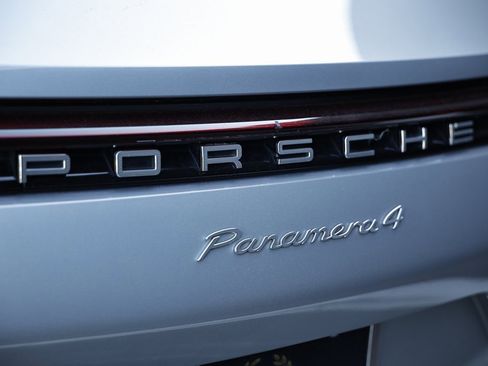 Used 2021 Porsche Panamera 4 image 16