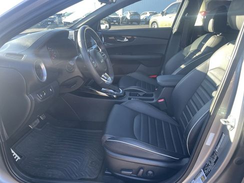 Used 2023 Kia Forte GT-Line w/ GT-Line Premium Package image 10