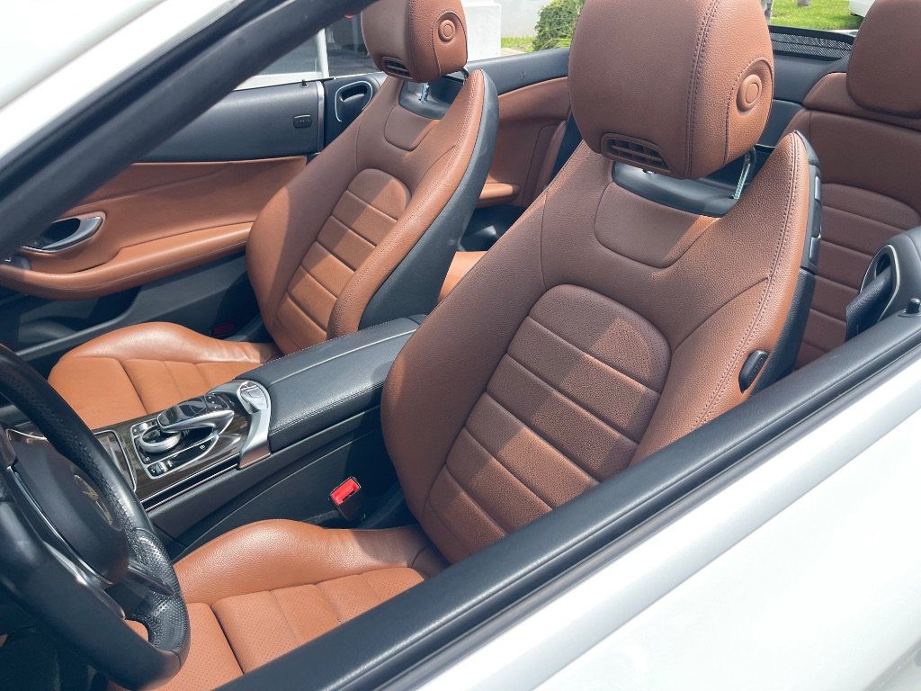 Used 2018 Mercedes-Benz C 300 4MATIC Cabriolet image 4