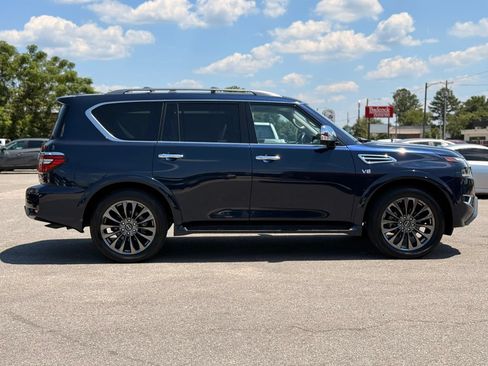 Used 2022 Nissan Armada Platinum w/ Captain's Chairs Package RWD image 10