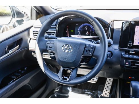 Used 2026 Toyota Camry Hybrid FWD image 14