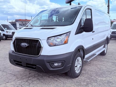 Used 2025 Ford Transit 250 Low Roof w/ Exterior Upgrade Package RWD image 4