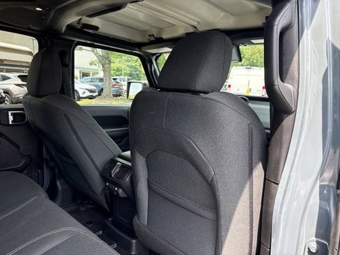 Used 2024 Jeep Wrangler Unlimited AWD/4WD image 25