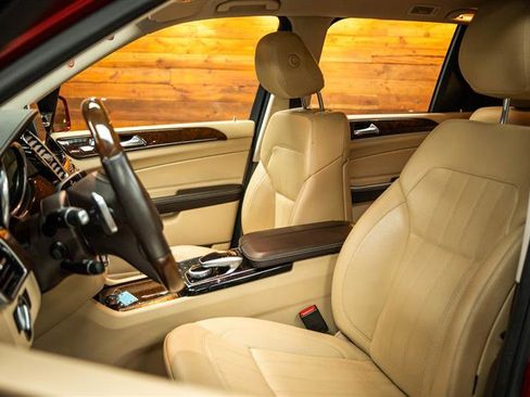 Used 2018 Mercedes-Benz GLS 450 4MATIC image 10