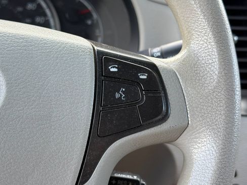 Used 2014 Toyota Sienna LE FWD image 38
