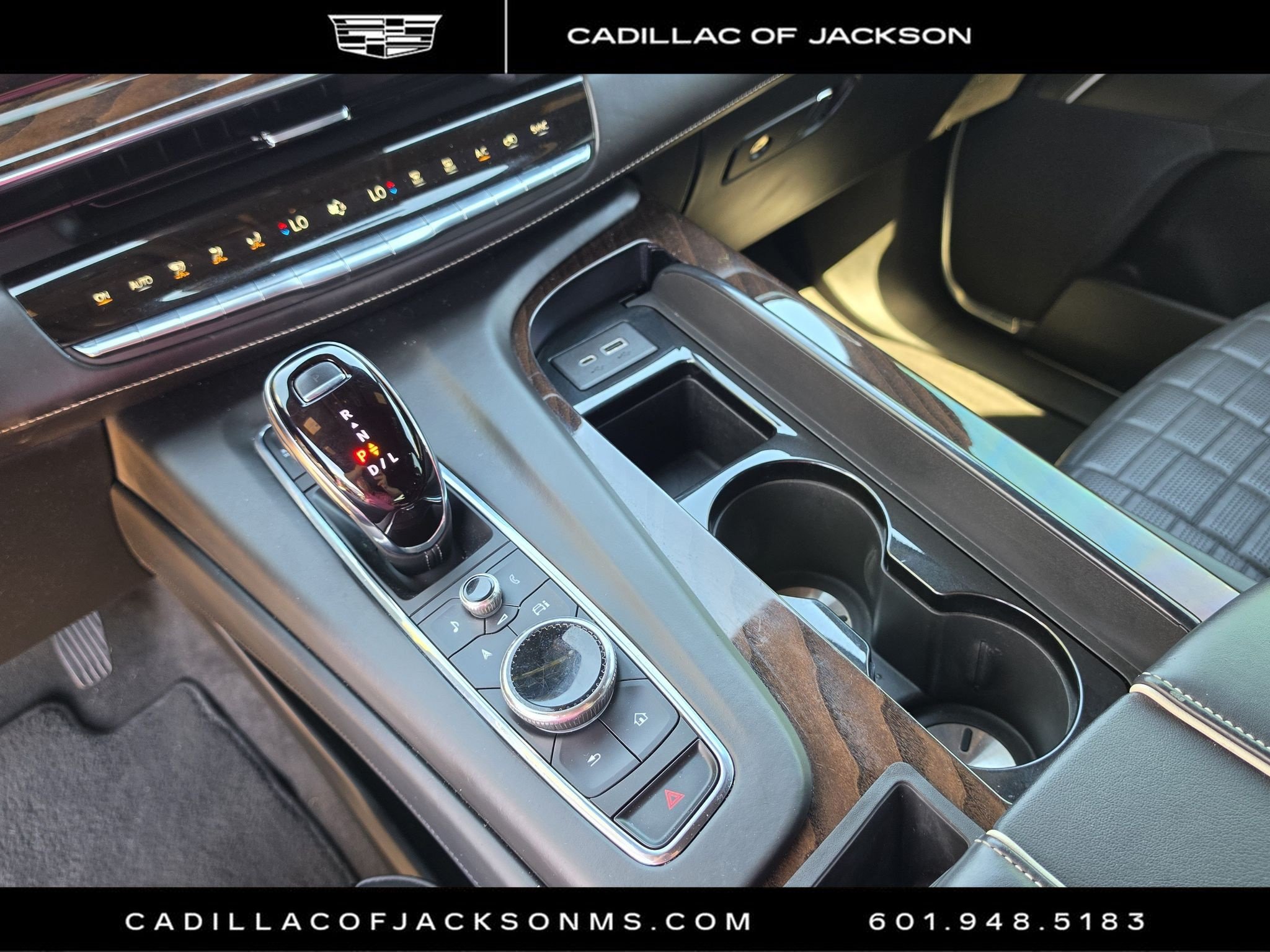 Certified 2023 Cadillac Escalade Premium Luxury Platinum AWD/4WD image 29