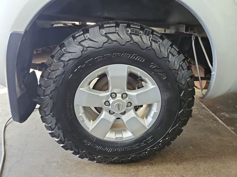 Used 2011 Nissan Frontier SV w/ SV Premium Utility Pkg image 23